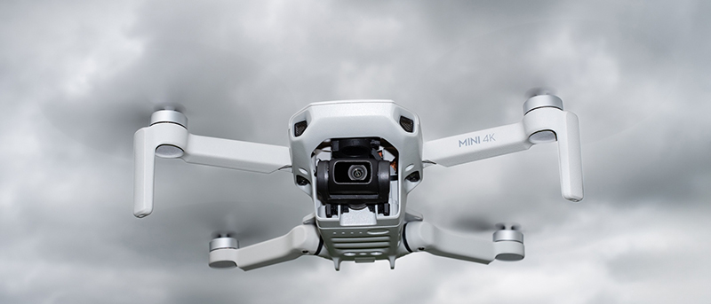 Cầm Flycam DJI mini