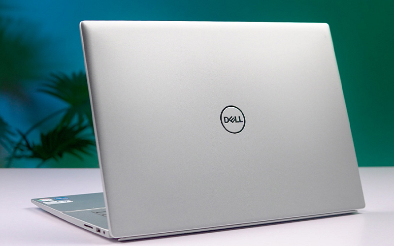 Cầm laptop Dell