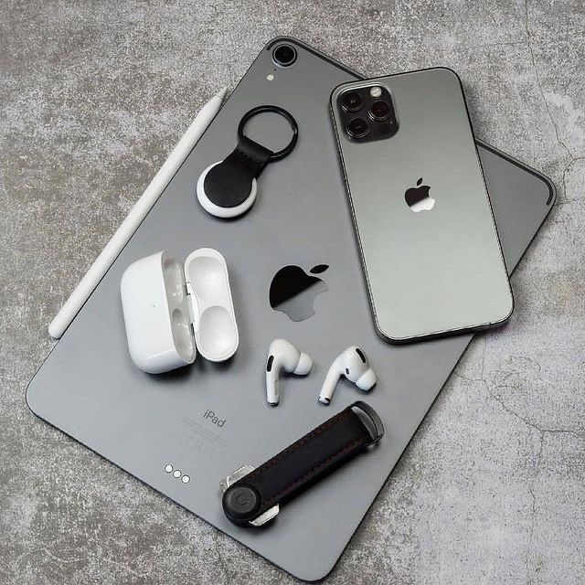 Cầm phụ kiện Apple