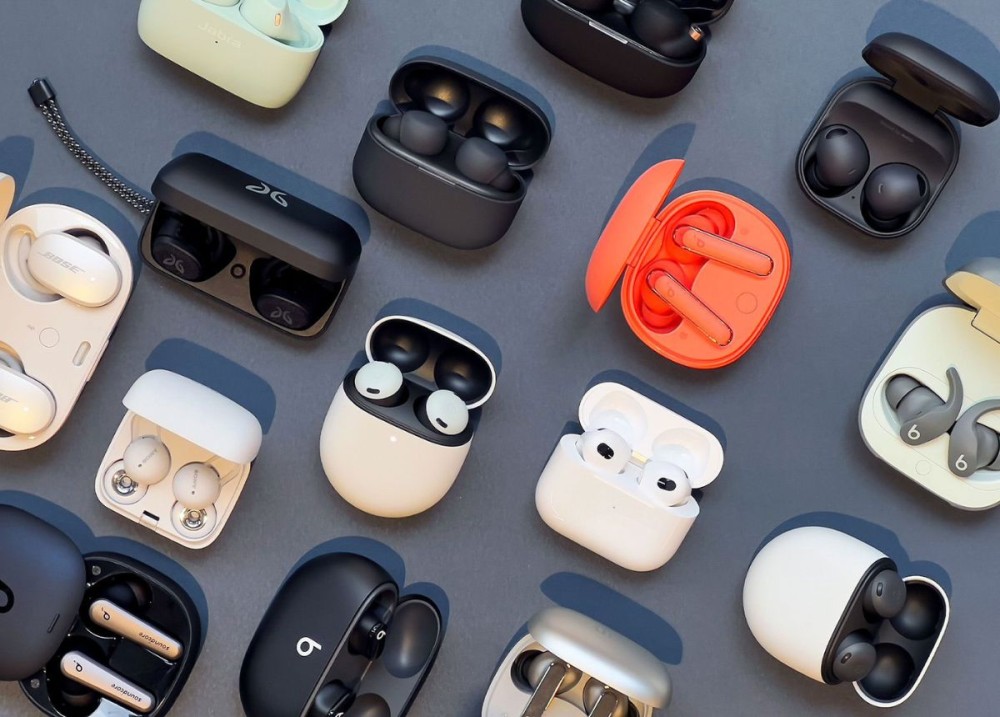 Cầm tai nghe bluetooth
